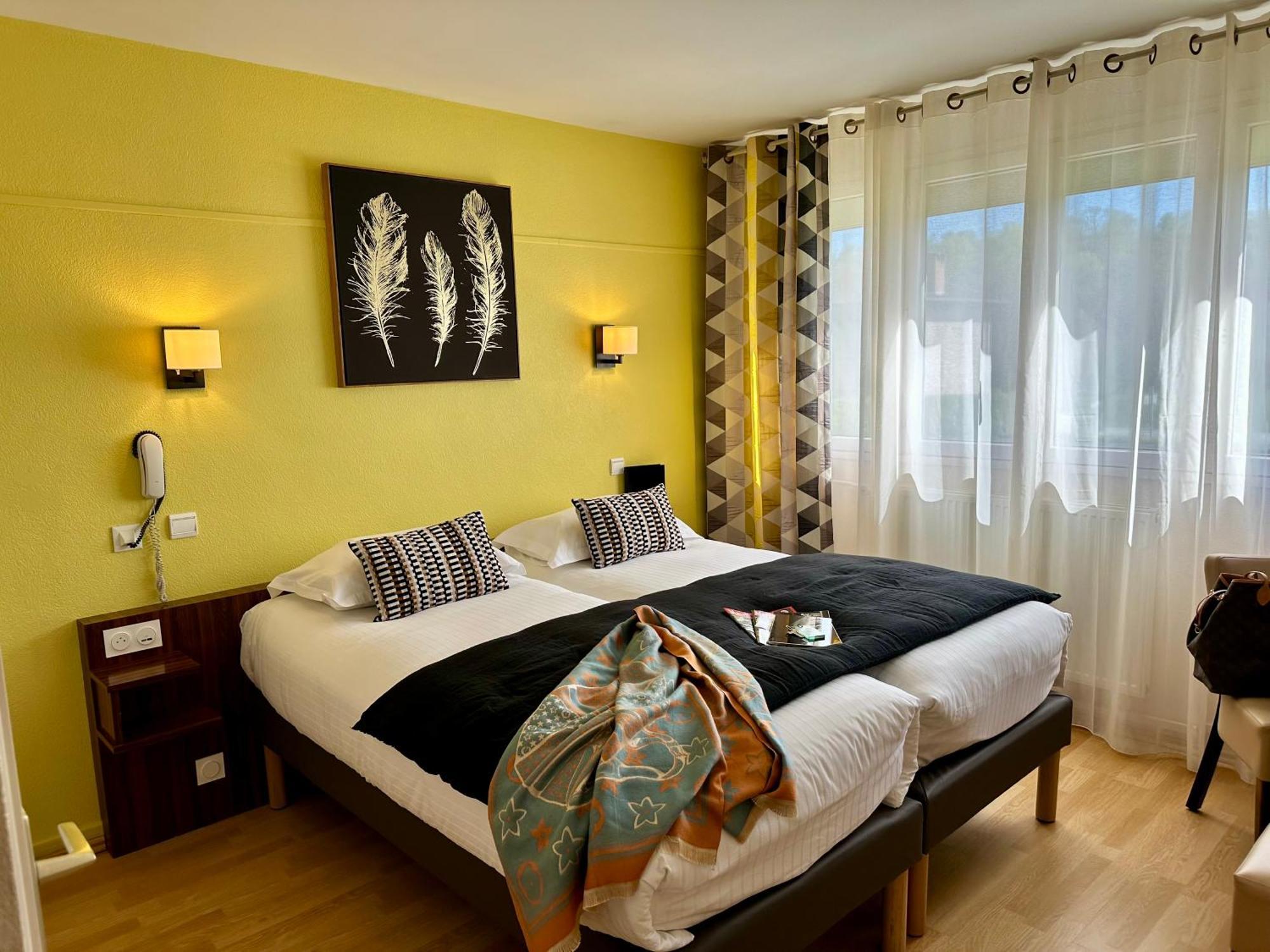 Hotel Brun Saint-Lattier Zewnętrze zdjęcie