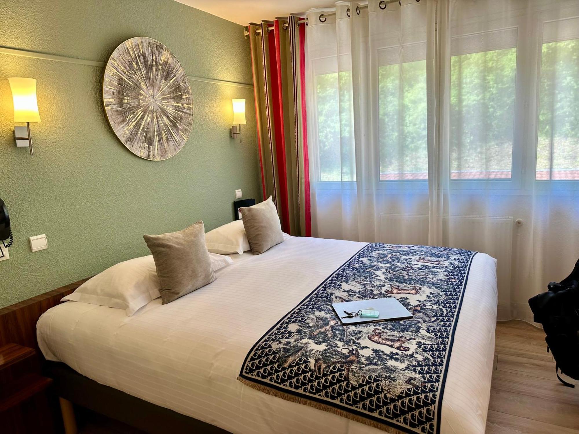 Hotel Brun Saint-Lattier Zewnętrze zdjęcie