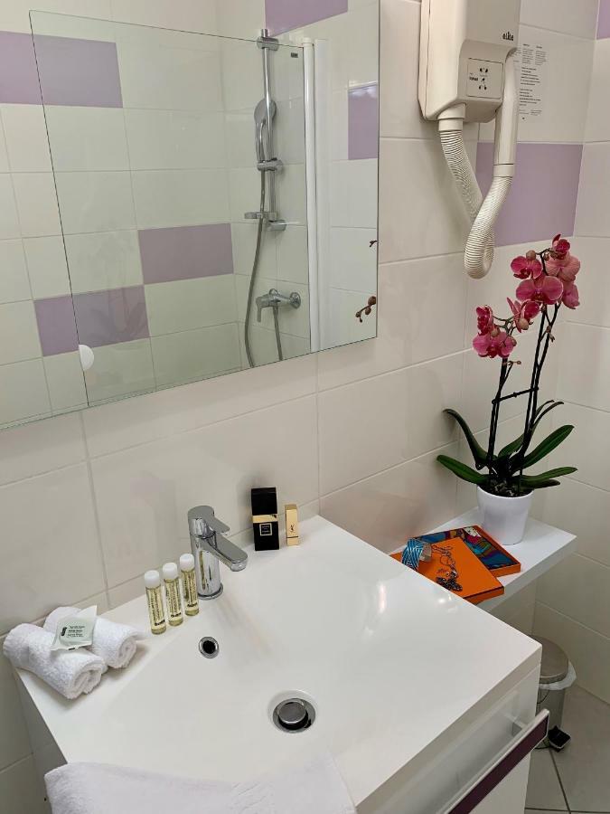 Hotel Brun Saint-Lattier Zewnętrze zdjęcie