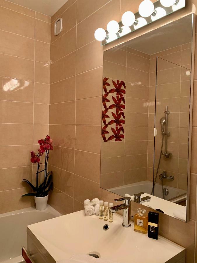 Hotel Brun Saint-Lattier Zewnętrze zdjęcie